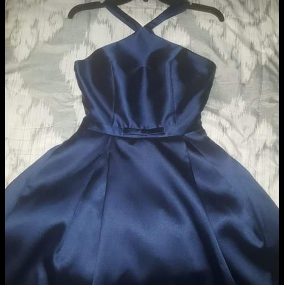 Dress - Picture 3 of 3